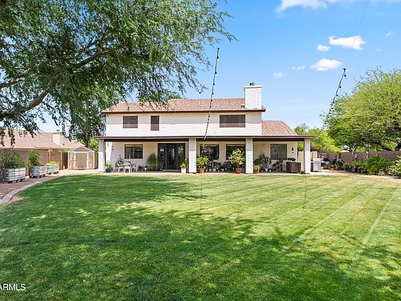 5th image of 1071 E IVANHOE Street