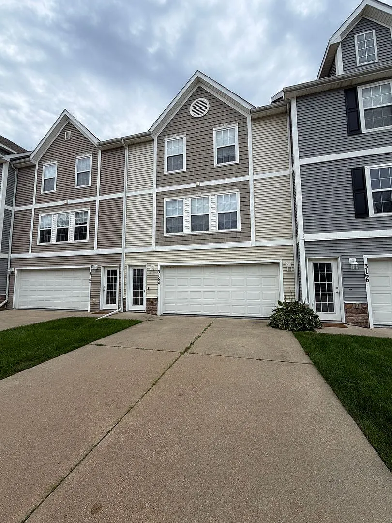 Townhouse for Rent in Ankeny! — Photo 1