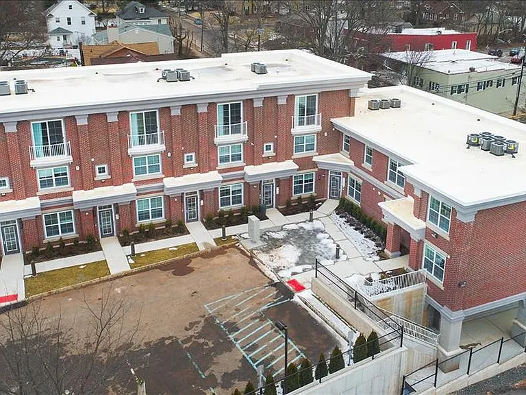 25 Hillside Ave #109 — Photo 5
