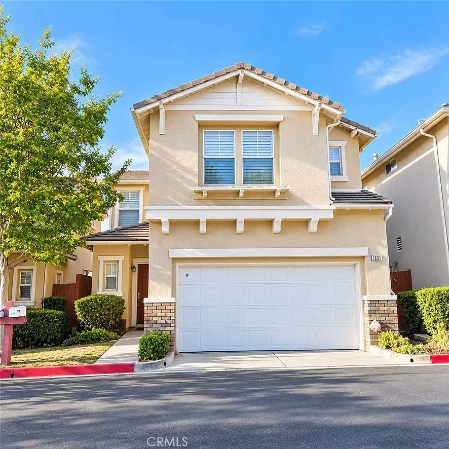 3 bed, 1464 sqft, $3,500 — Photo 1