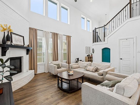 4th image of 1736 Bonsmara Dr