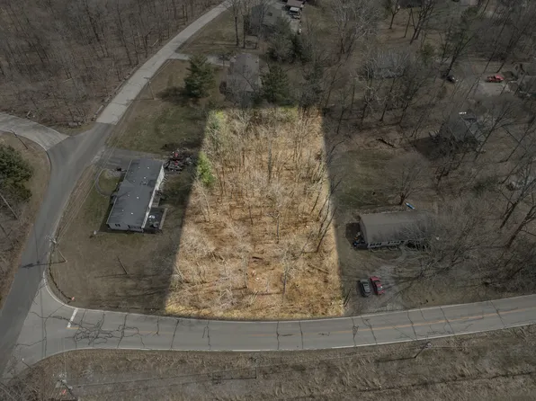 7165 Sweetwater Dr, Nineveh, IN 46164