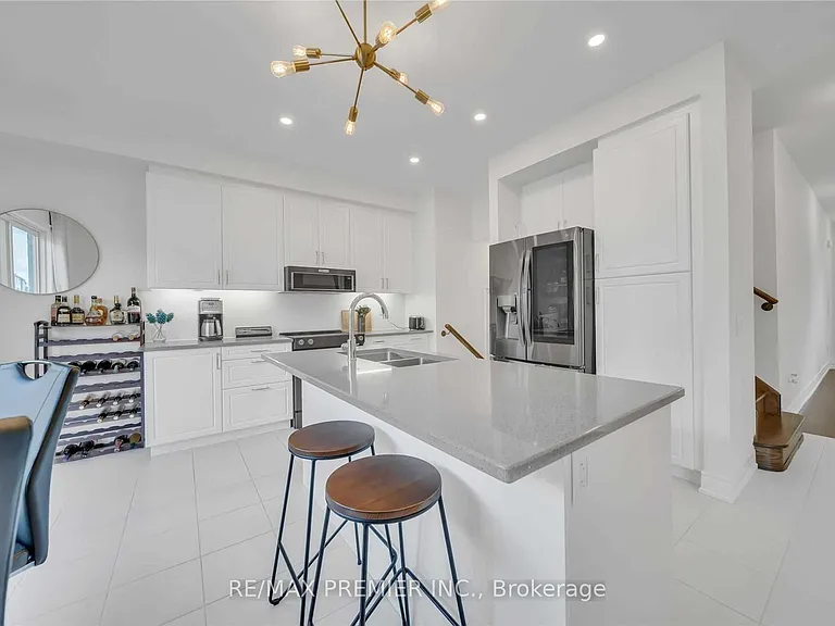 220 Seaview Hts — Photo 6