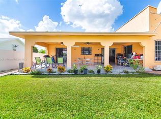 11121 SW 37th St, Miami, FL 33165