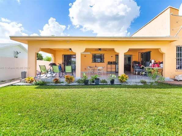 11121 SW 37th St, Miami, FL 33165