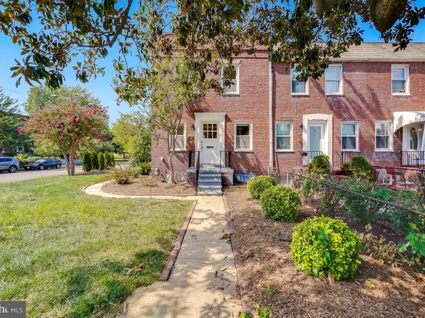 420 Earl St, Alexandria, VA 22314