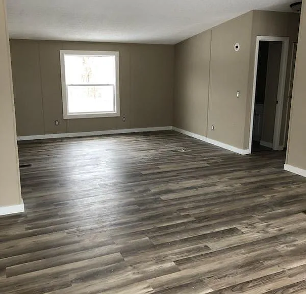 111 Greenfields Dr — Photo 2