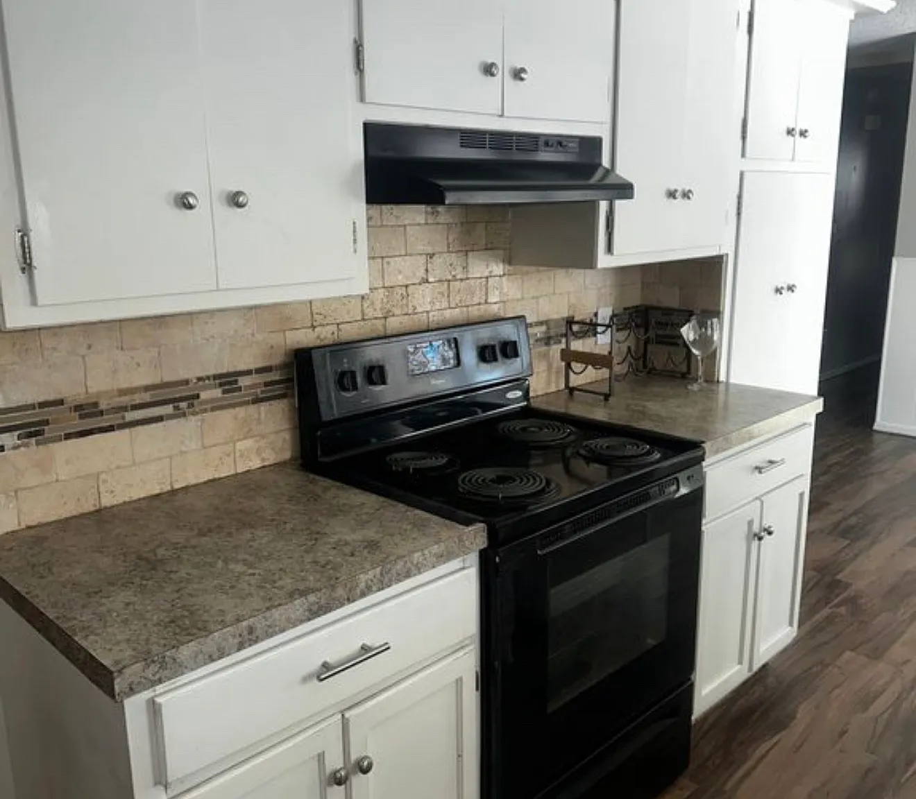 5 bed, 2392 sqft, $1,800 — Photo 2