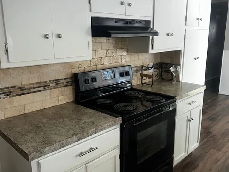 6911 E Zimmerly St — Photo 2