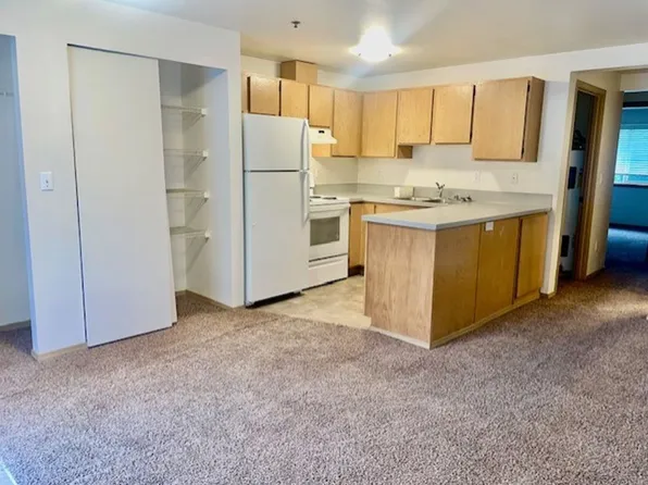 Westwood Park Apartments, 815 Eatonville Hwy W #B04, Eatonville, WA 98328