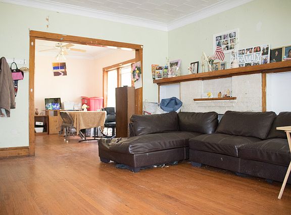 4th image of 3004 N Albany Ave