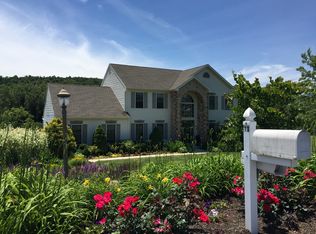 13 King Fisher Dr, Birdsboro, PA 19508