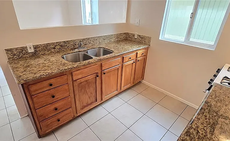 1060 Cherry Ave #A — Photo 5