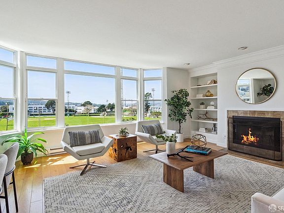 2nd image of 3350 Laguna St #301