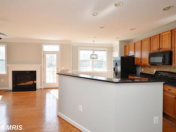 Kitchen with Breakfast Bar