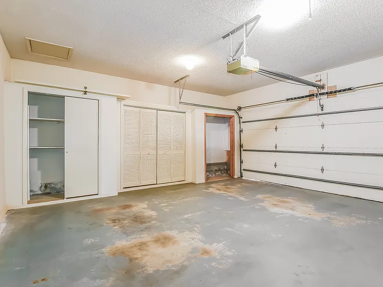 103 Deerlake Dr — Photo 14