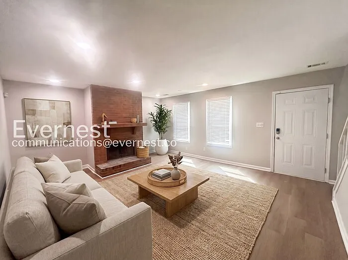 2 bed, 2.5 bath, 1275 sqft, $1,275 — Photo 2