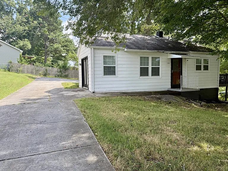 1606 Tuckaleechee Pike — Photo 2