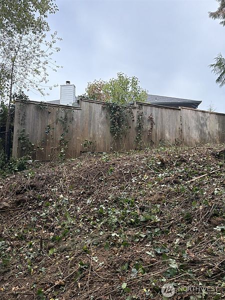 2nd image of 225 St James Court