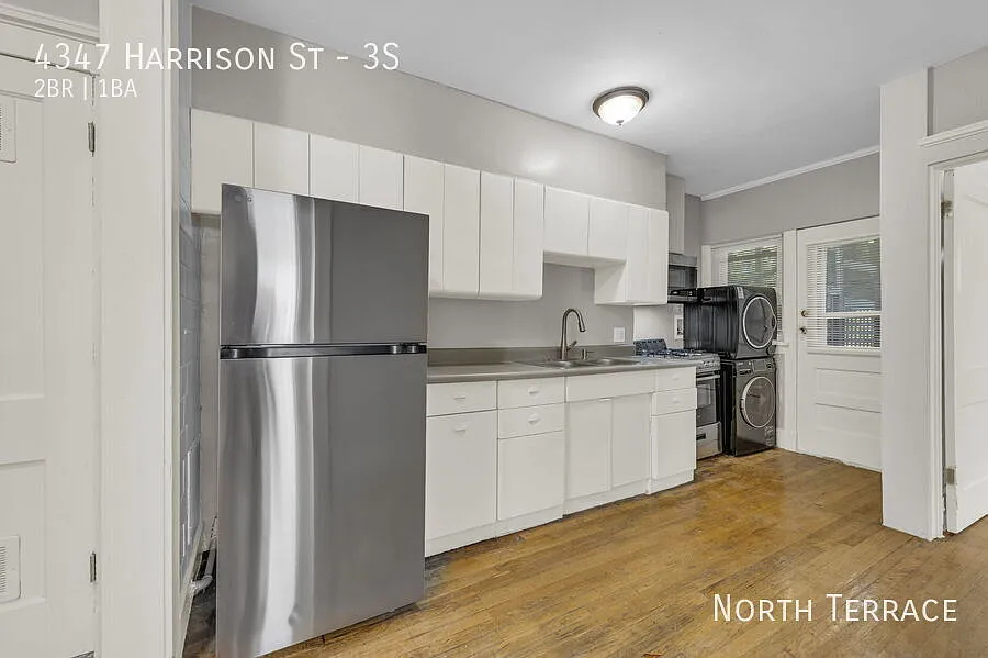 Building Photo - 4347 Harrison St #3S