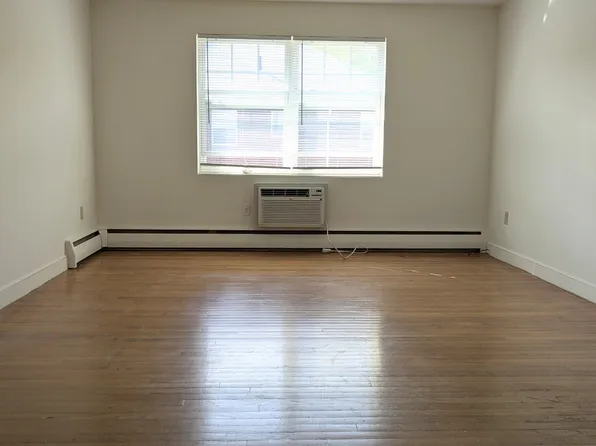 (undisclosed Address), Arlington, MA 02476
