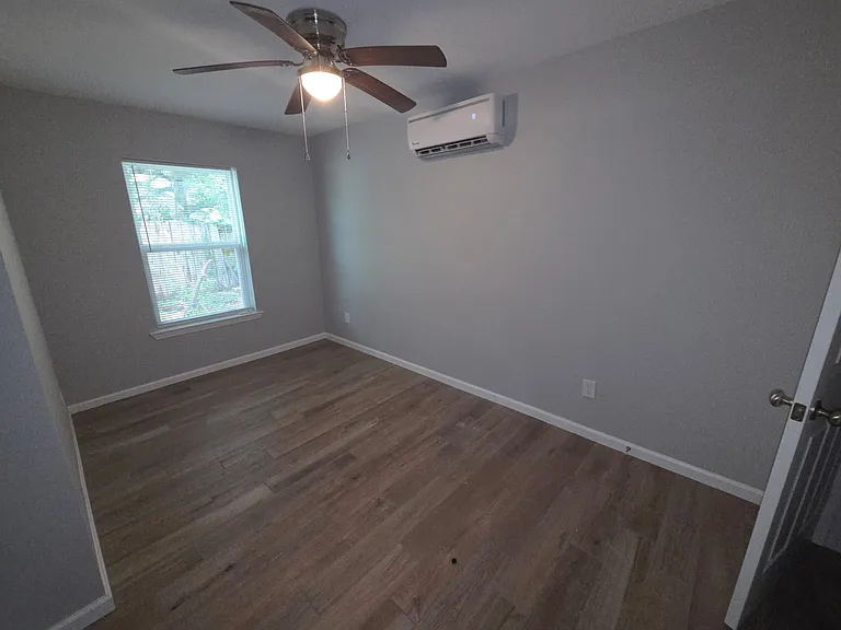 640 Roosevelt Dr #B — Photo 4