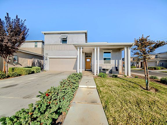 3rd image of 2467 Robledo Way