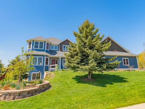 327 Park St, Poynette, WI 53955
