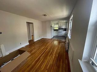 67-15 Cloverdale Blvd #2B, Oakland Gardens, NY 11364