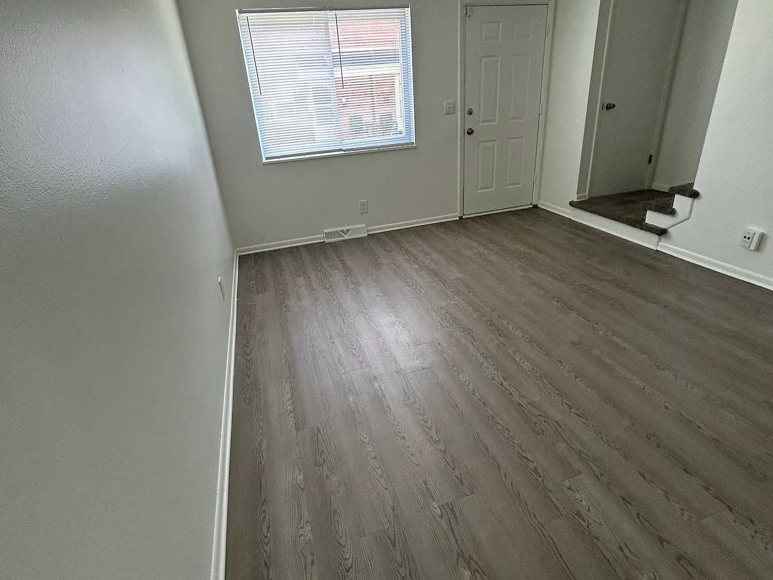 2 bed, 810 sqft, $1,095 — Photo 2