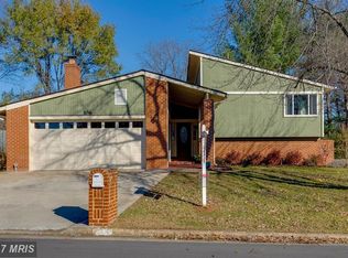 106 Victoria Pl, Sterling, VA 20164