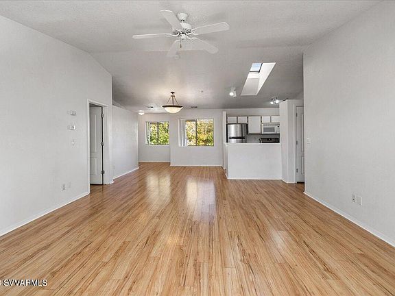 3rd image of 950 E Mingus Avenue #123