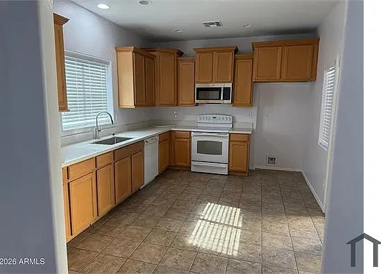 4752 E Laurel Ave — Photo 1