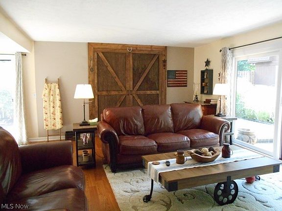 3rd image of 19239 Briarwood Ln