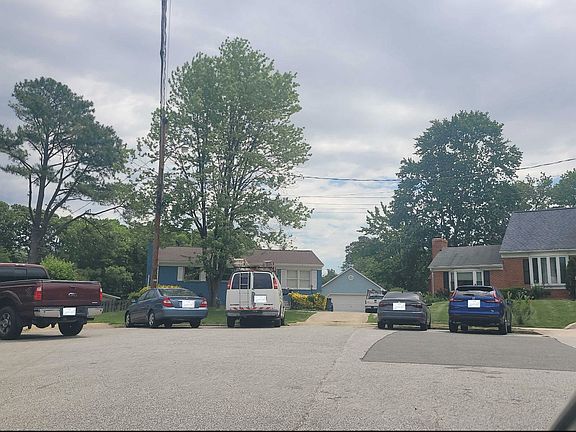 5th image of 1833 Giles Ct