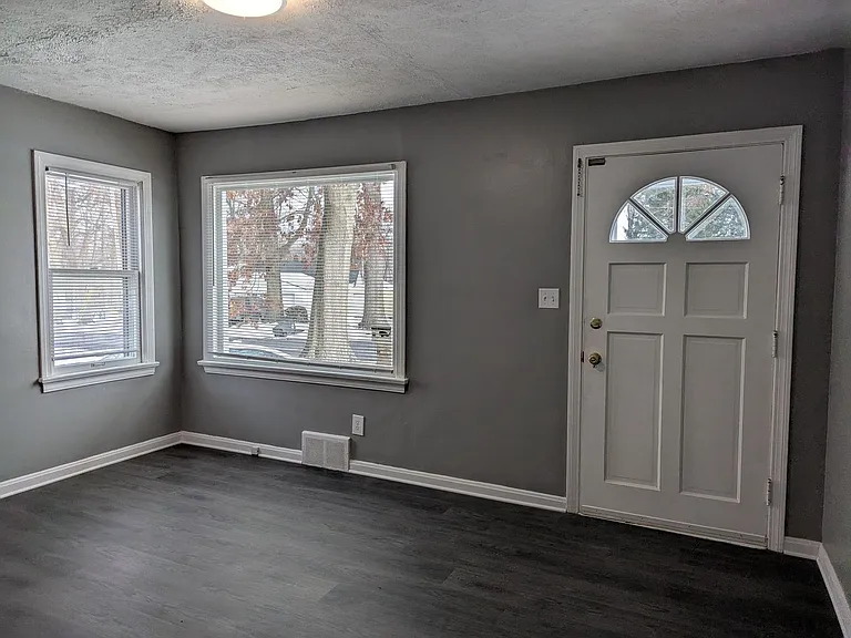 1266 Magnolia Ave — Photo 5