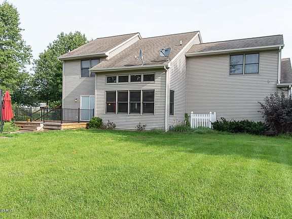 2nd image of 23029 Blackbird Ave