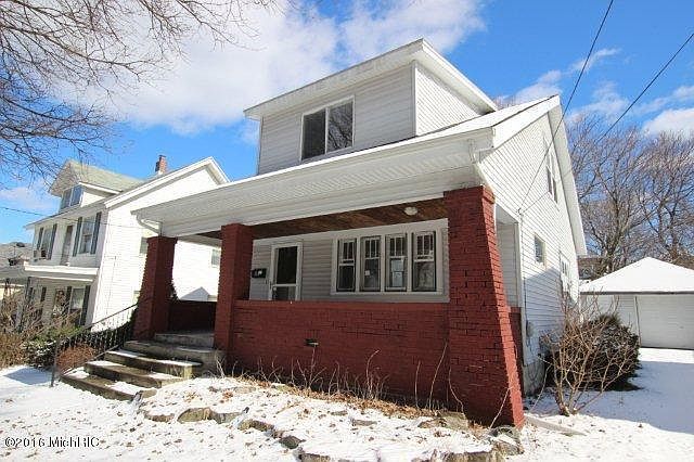 1st image of 614 Harlan Ave NE