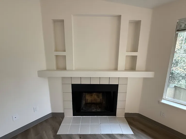London Pointe Apartments — Photo 8