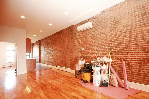 Rented by Corcoran | media 70