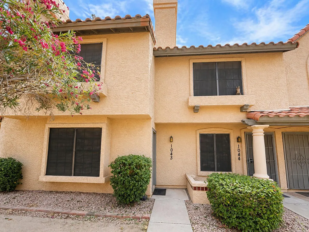 Building Photo - 5704 E Aire Libre Ave #1043
