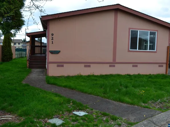 921 York St #40, Aumsville, OR 97325