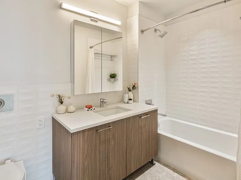 1057 Atlantic Ave #415 — Photo 9