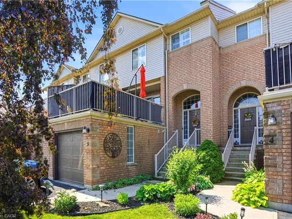 176 Livingston Ave #3, Grimsby, ON L3M 5P1