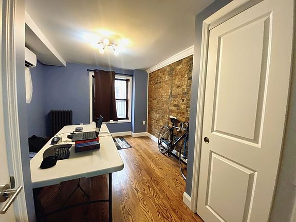 4th image of 303 Hart St #1B