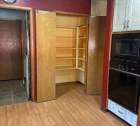 3rd image of 1163 Oxford Way