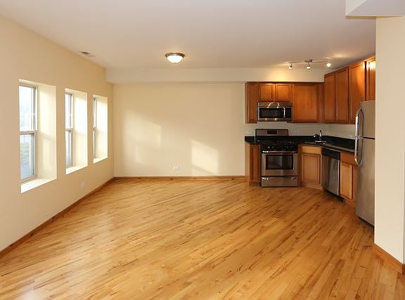4th image of 1118 E Hyde Park Blvd #G