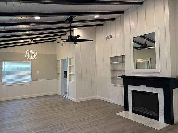 5th image of 1010 Mayflower Road