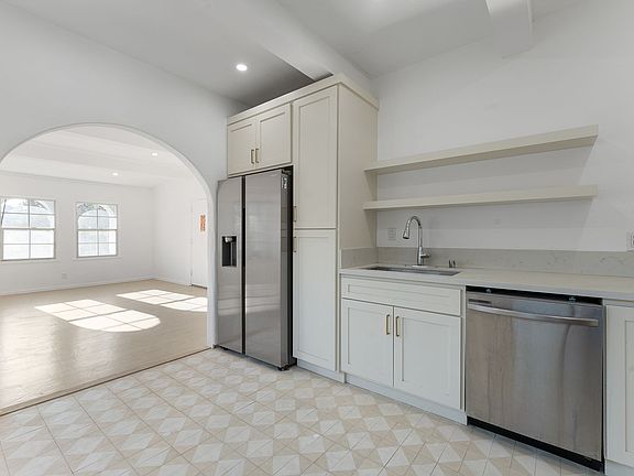 4th image of 12109 Hoffman St #12111.5