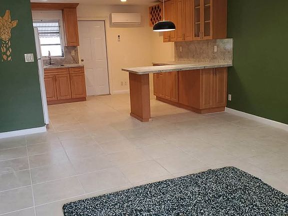 5th image of 1881 SW 44th Ave #2